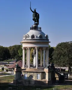 Hermann Heights Monument with a towering statue of Arminius holding a sword aloft above a white-domed pavilion