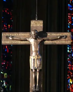 Mindener Cross bronze crucifix with Christ on a dark cross
