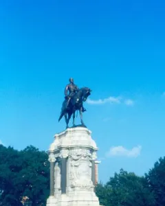 Robert E. Lee Monument with a bronze equestrian statue on a tall white marble base
