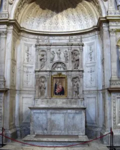 Piccolomini Altarpiece with a central Madonna and Child panel, sculpted figures in niches, and ornate marble decoration