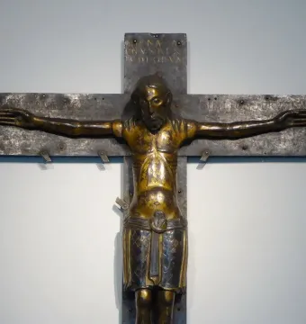 Mindener Cross bronze crucifix with Christ on a dark cross