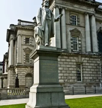 Titanic Memorial statue in front of Belfast City Hall