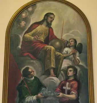 Arched painting of San Vincenzo and an angel presenting the model of Vicenza to Christ.