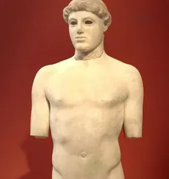 Kritios Boy marble statue of a nude young man with missing forearms and lower legs