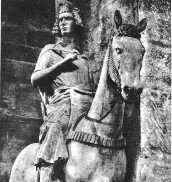 The Bamberg Horseman stone statue shows a crowned rider on a horse, facing left.