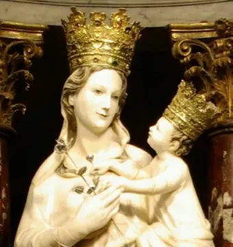 Madonna di Trapani statue of the Madonna and Child with golden crowns, holding a leafy branch and keys.