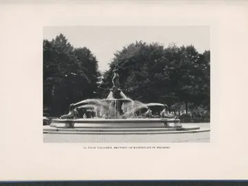Havis Amanda fountain with a nude female figure and seal statues around the base.