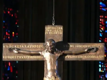 Mindener Cross bronze crucifix with Christ on a dark cross
